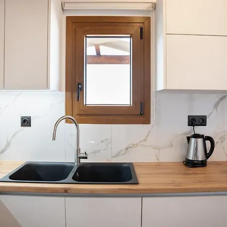 העיירה רתימנו Michalis Apartment With Outdoor Jacuzzi מראה חיצוני תמונה
